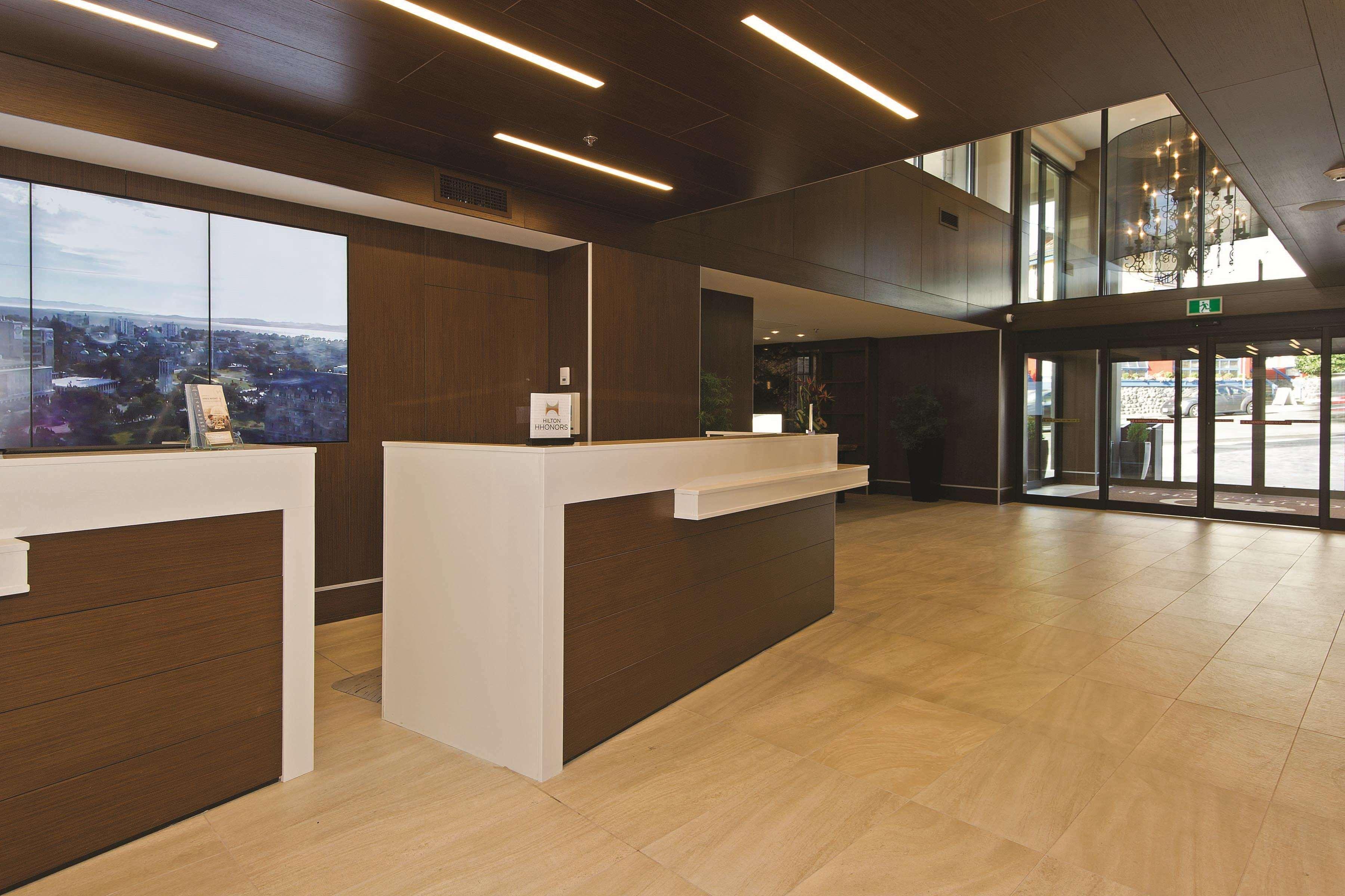 Doubletree By Hilton Hotel & Suites Victoria Bagian luar foto