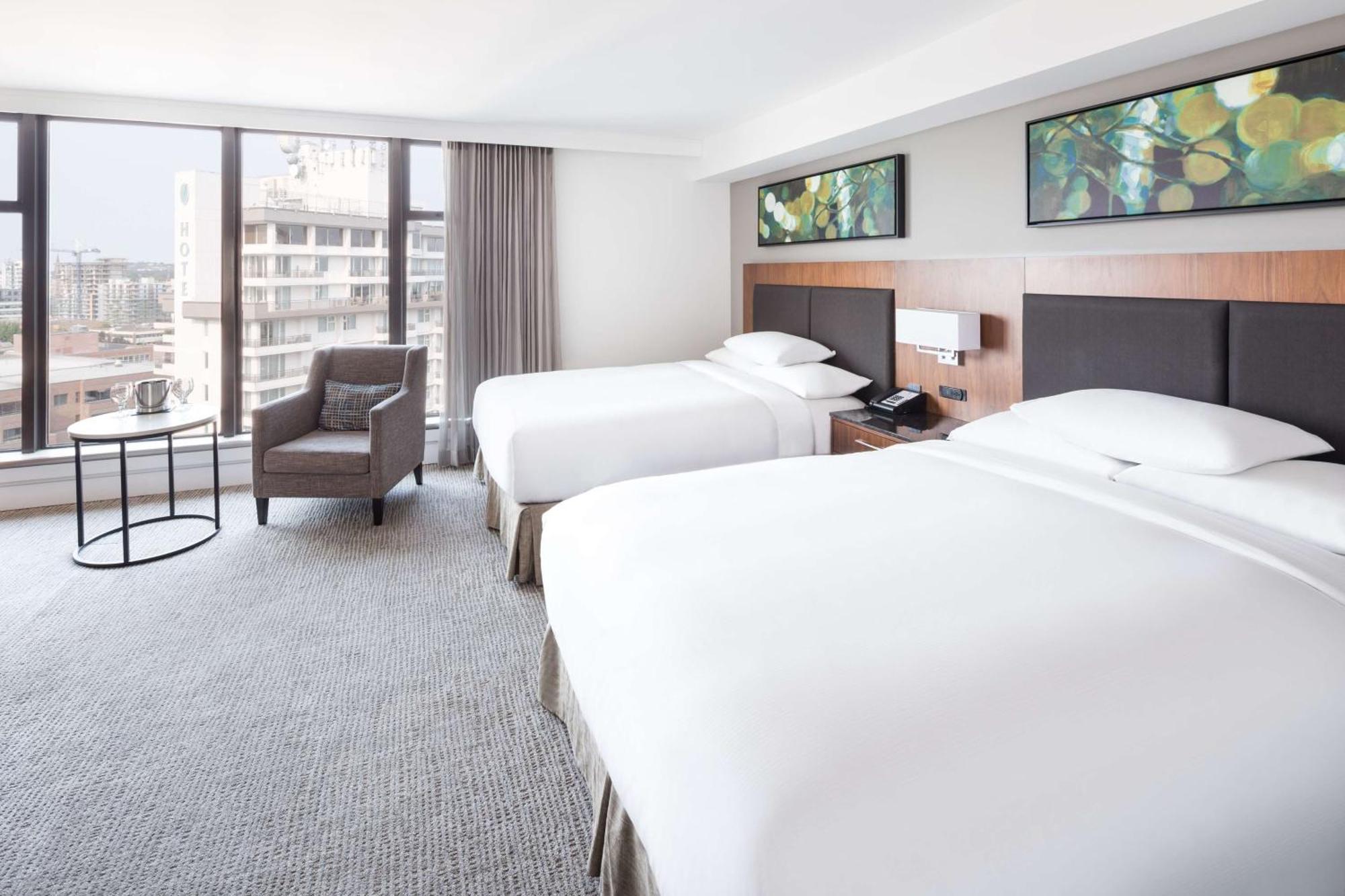 Doubletree By Hilton Hotel & Suites Victoria Bagian luar foto