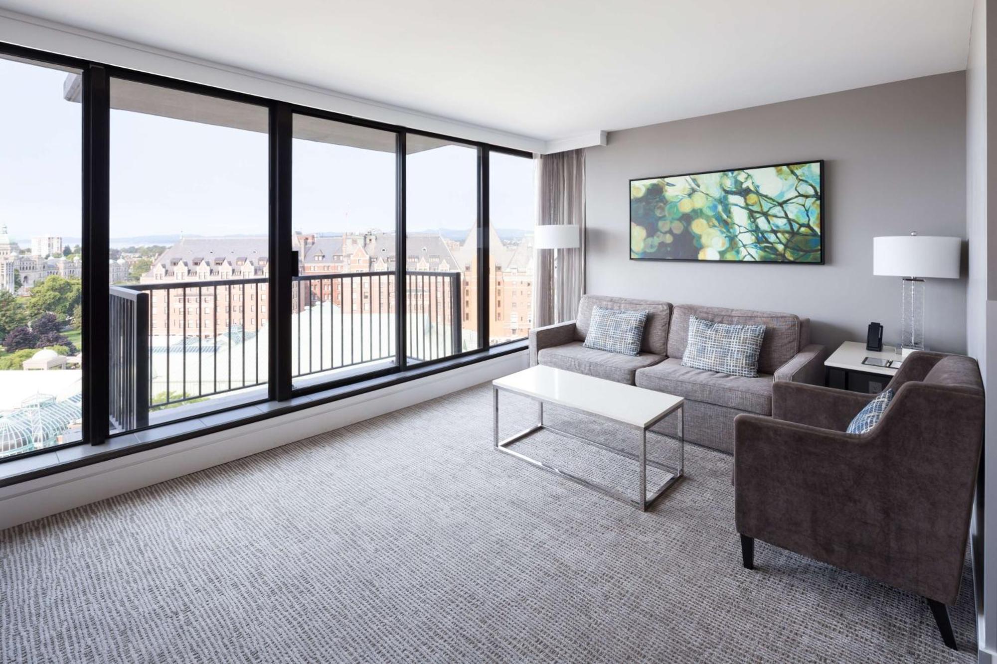 Doubletree By Hilton Hotel & Suites Victoria Bagian luar foto