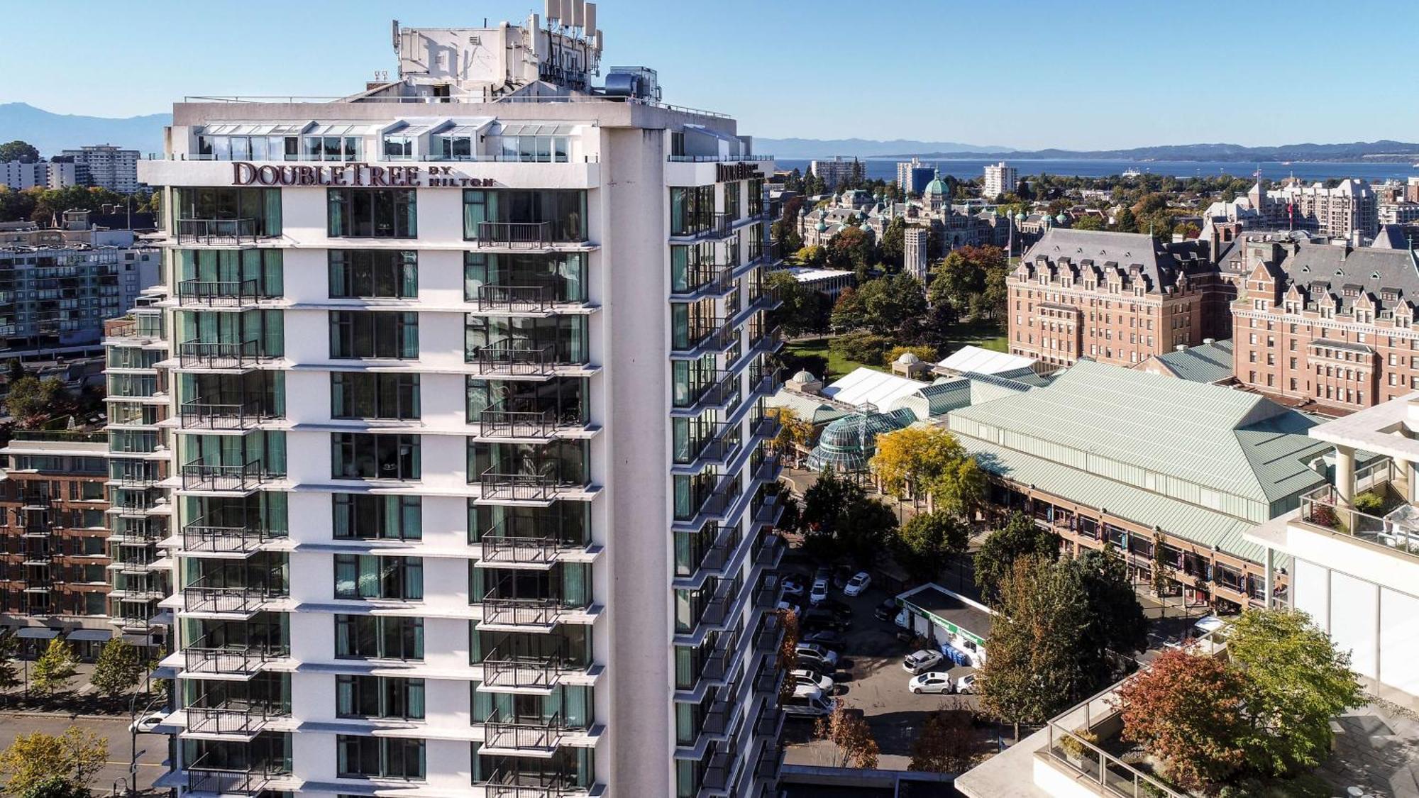 Doubletree By Hilton Hotel & Suites Victoria Bagian luar foto