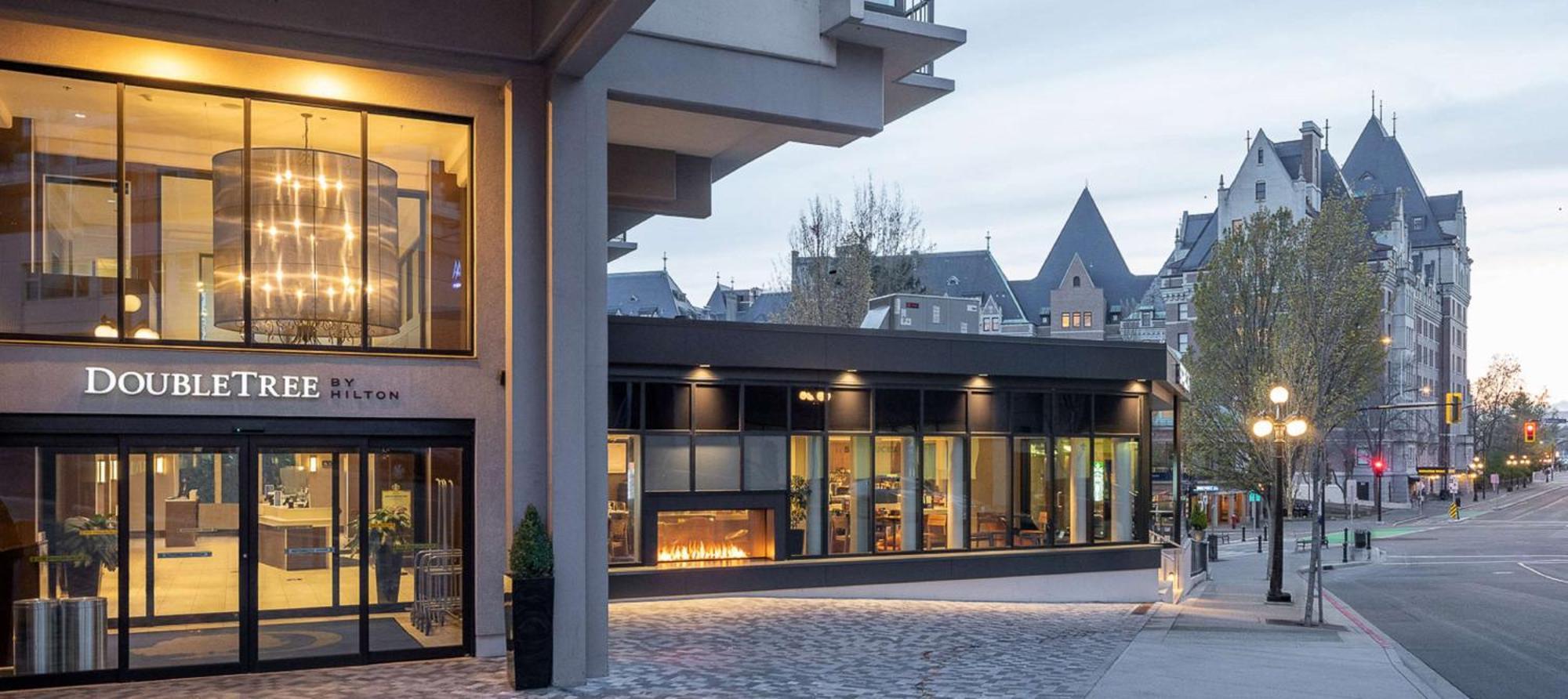 Doubletree By Hilton Hotel & Suites Victoria Bagian luar foto