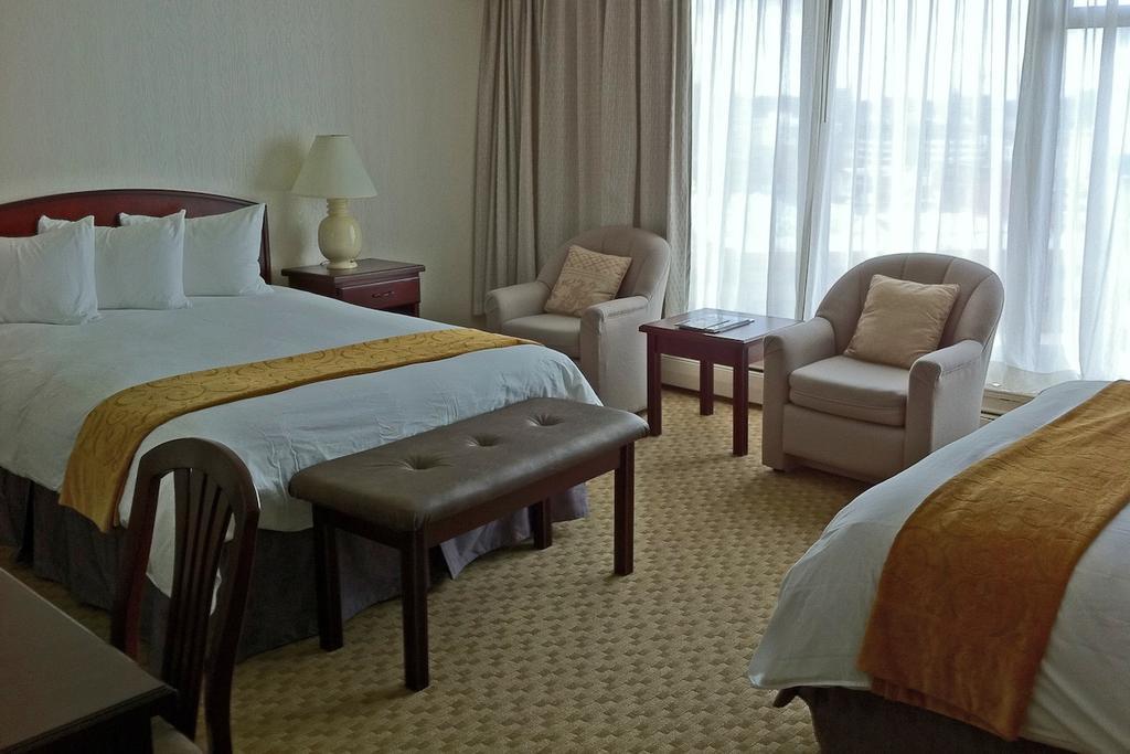 Doubletree By Hilton Hotel & Suites Victoria Bagian luar foto