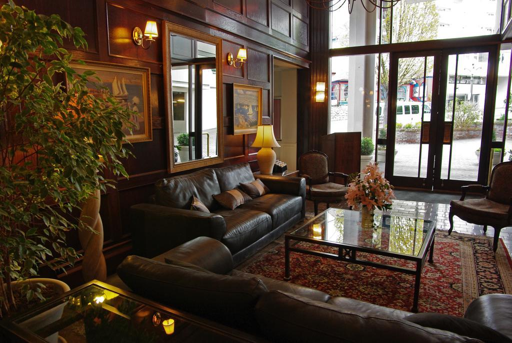 Doubletree By Hilton Hotel & Suites Victoria Bagian luar foto